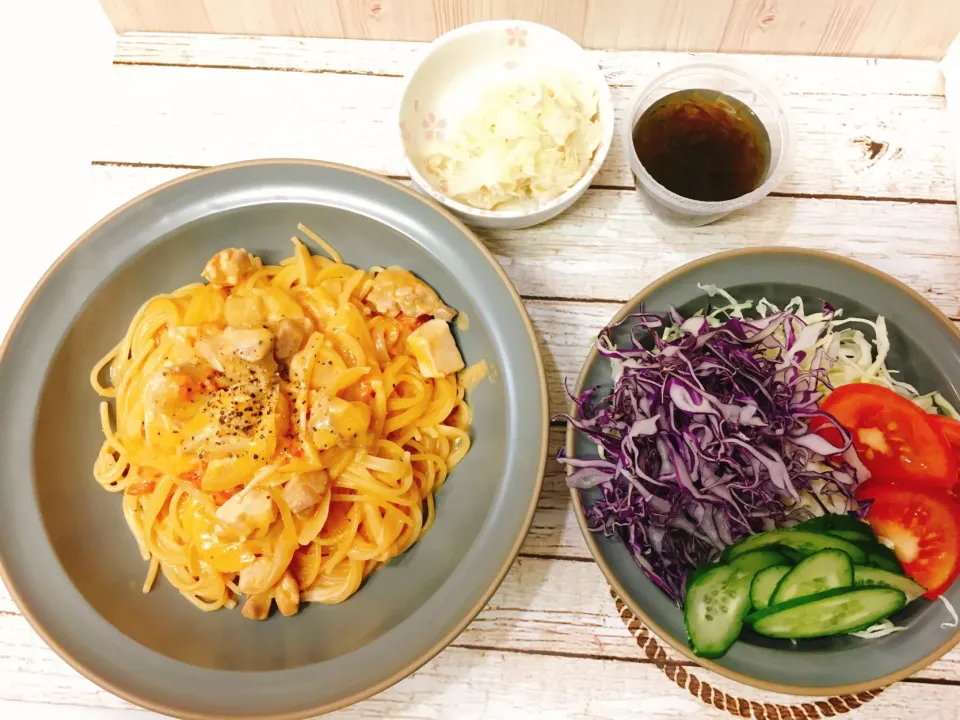 チキンと玉ねぎのトマトクリームパスタ|chou  chouさん