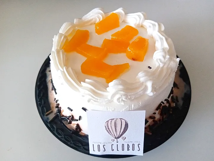 Pastel tres leches durazno|Los Globosさん