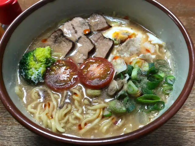 Snapdishの料理写真:マルちゃん正麺🍜、豚骨醤油味❗️ (*・ｪ･*)ﾉ✨|サソリさん