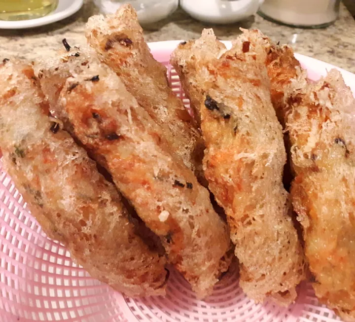 Snapdishの料理写真:pork and shrimp fried springrolls|Sophieさん