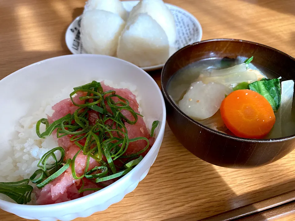 ＊ねぎとろ丼＆根菜汁＊|＊抹茶＊さん