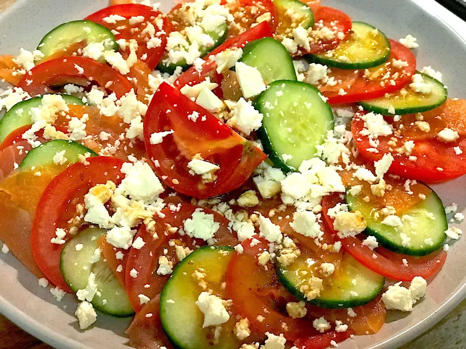 Tomato 🍅 cucumber with smoke salmon and feta cheese salad|Babyluv Cabrera Ocampoさん