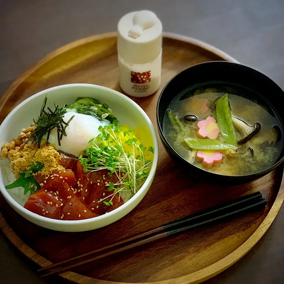 ばくだん丼、ひらたけの味噌汁|恭子さん