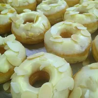 white chocolate almond donut|tikaさん