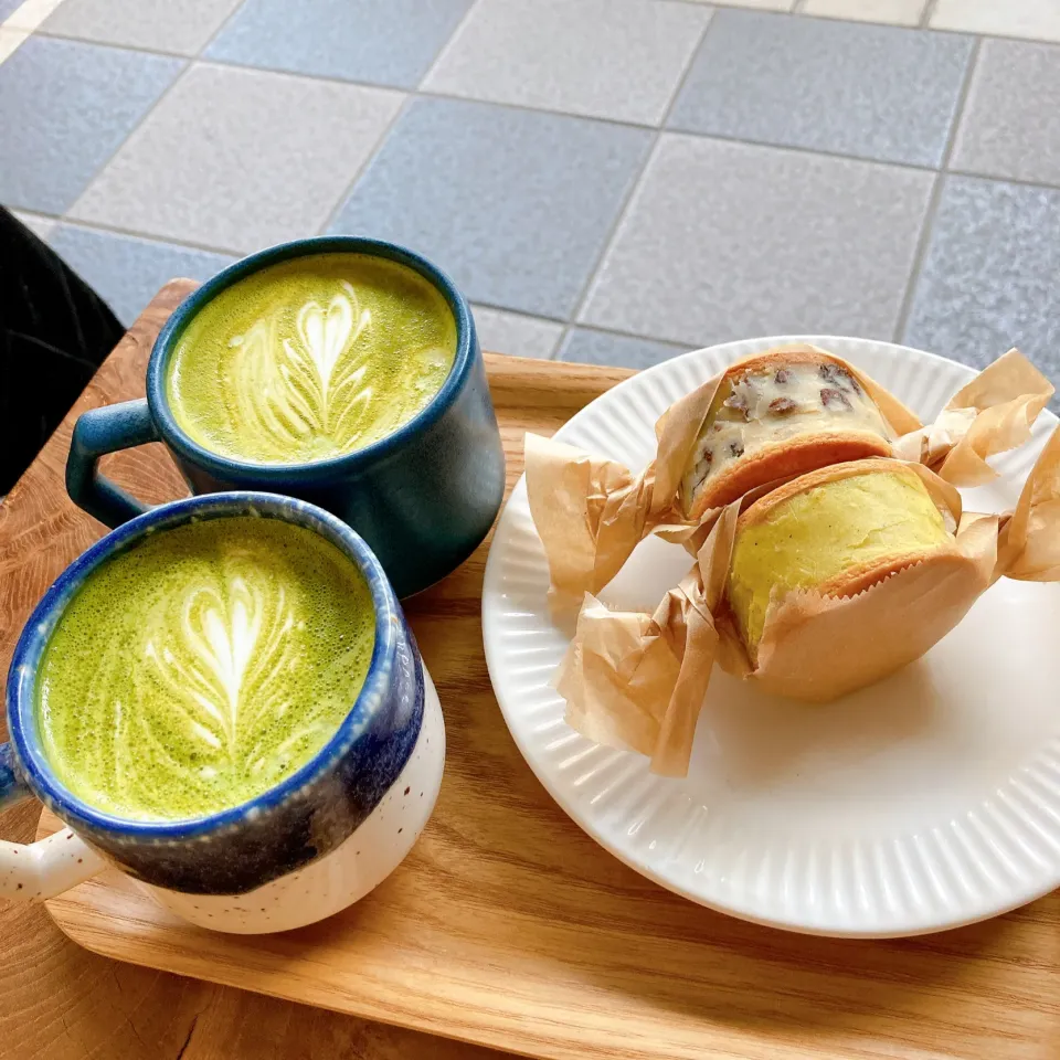 バターサンドと抹茶ラテ🍵|ちゃみこさん