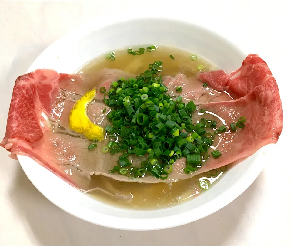 Snapdishの料理写真:霜降り一枚肉牛しゃぶうどん|ももさん