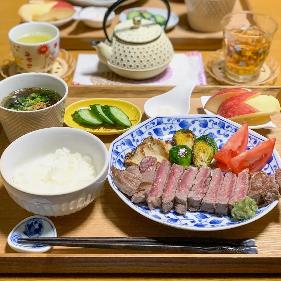 Snapdishの料理写真:丑年なのでステーキ定食|kozue512さん