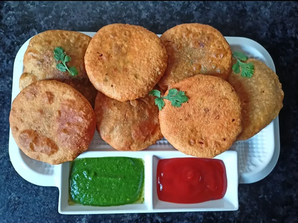 Snapdishの料理写真:Matar Kachori recipe...Green Peas Kachori|Food philicさん