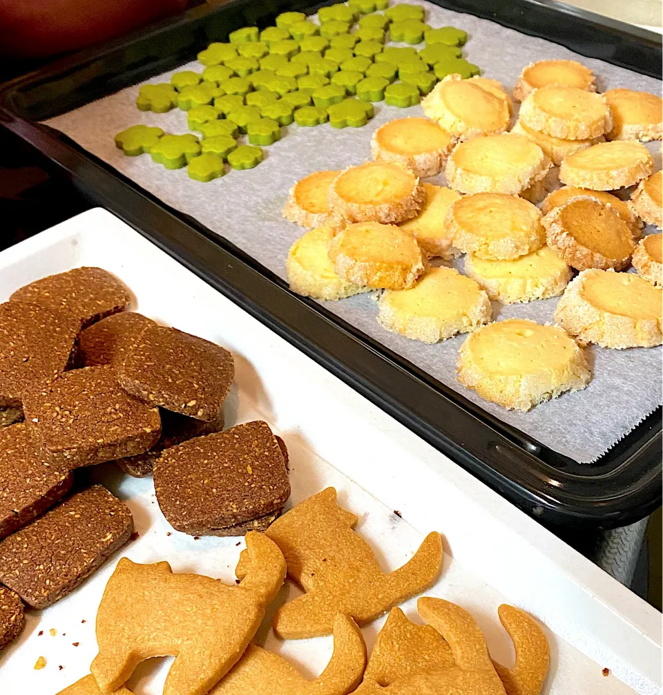 Snapdishの料理写真:クッキー缶作り中🍪|ぽーろさん