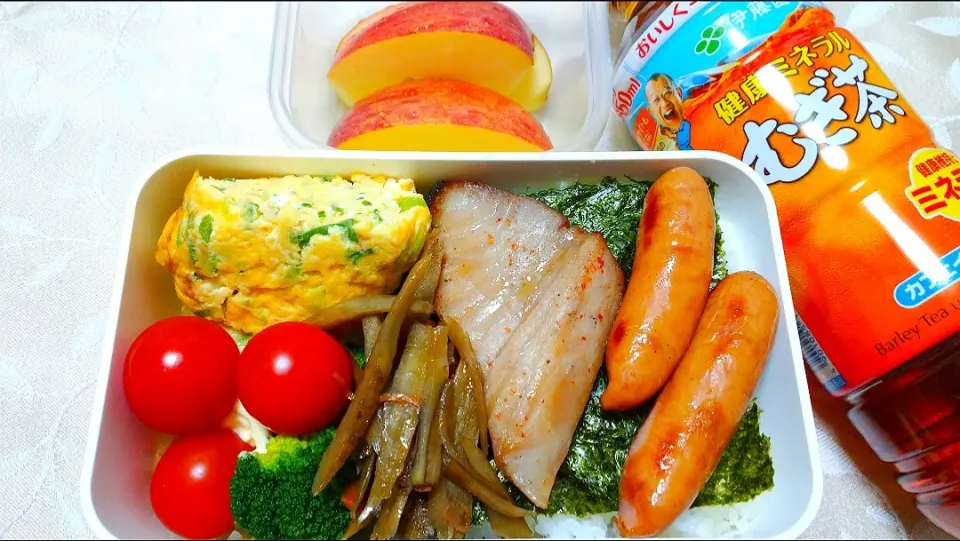 Snapdishの料理写真:1/12のお弁当🍱
海苔弁当|卯月さん