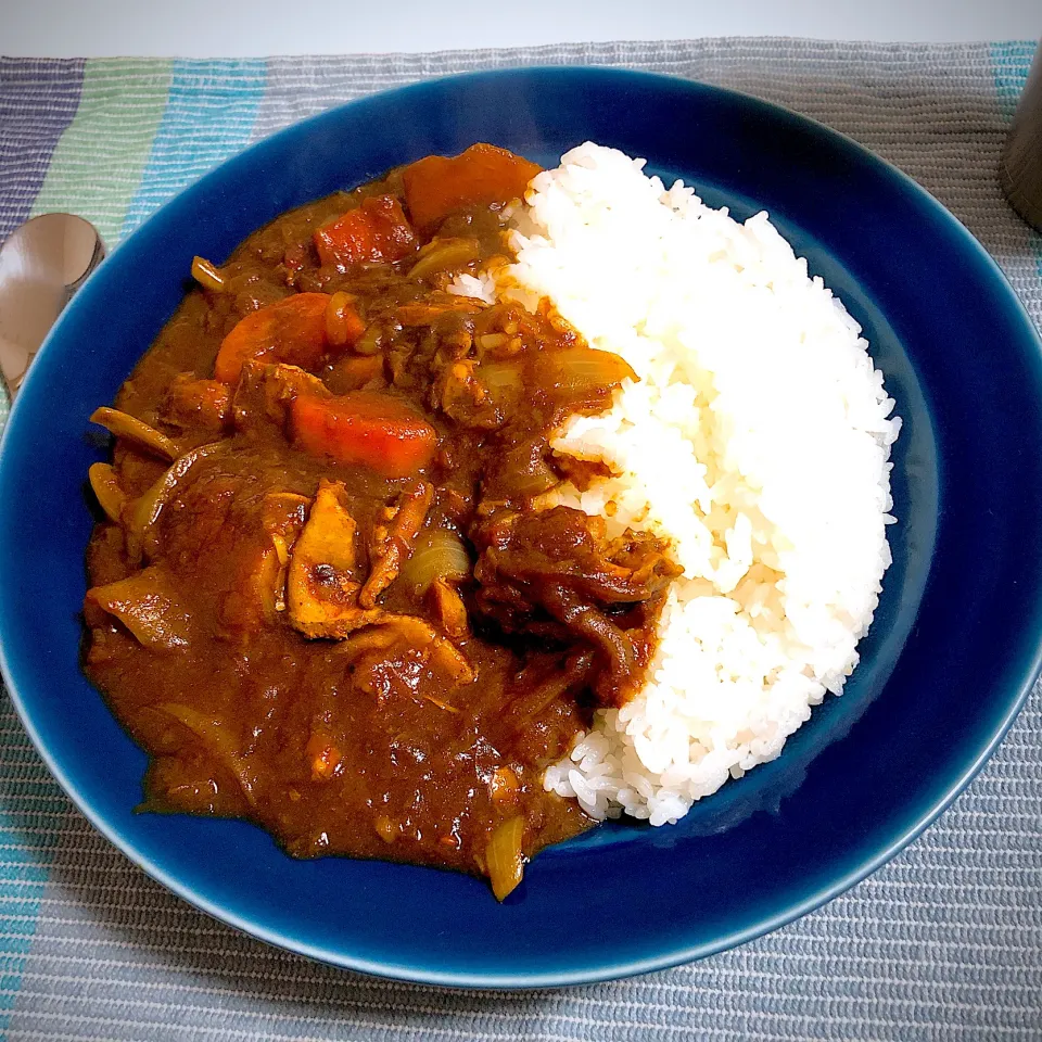 たっぷり玉ねぎの無水カレー|たなちゅーさん