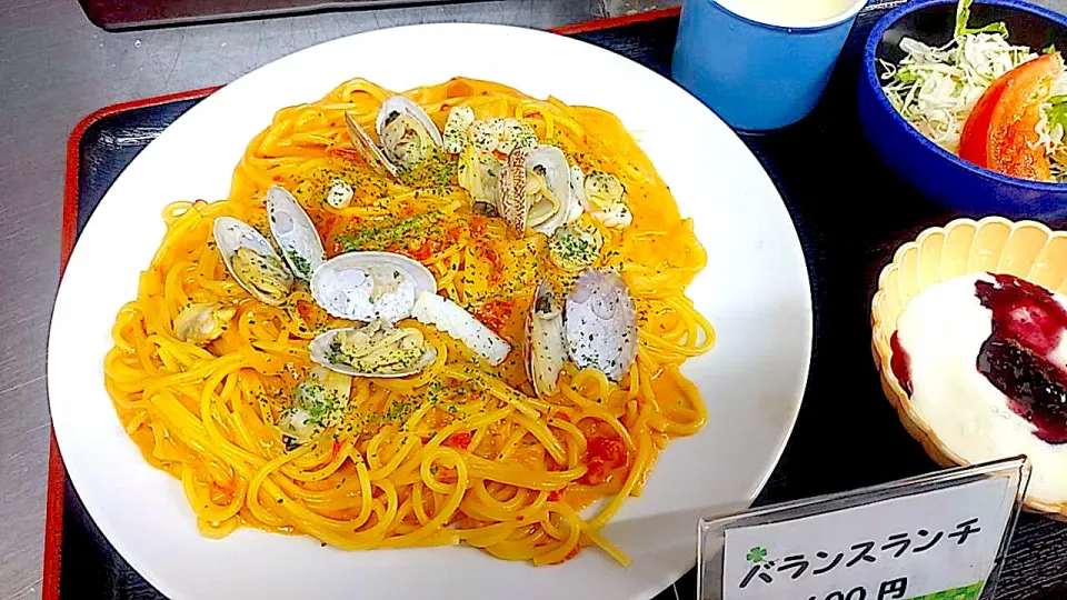 Snapdishの料理写真:トマトクリームパスタセット|nyama1さん