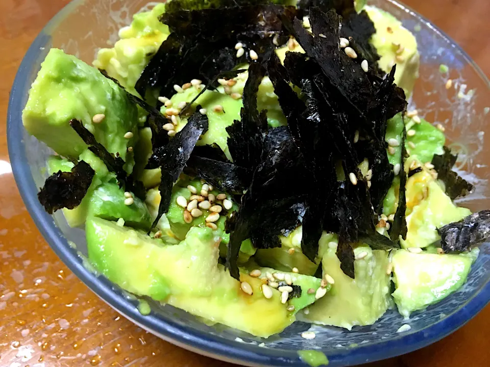 アボカドと焼き海苔の柚子こしょう和え。|RIN♡さん