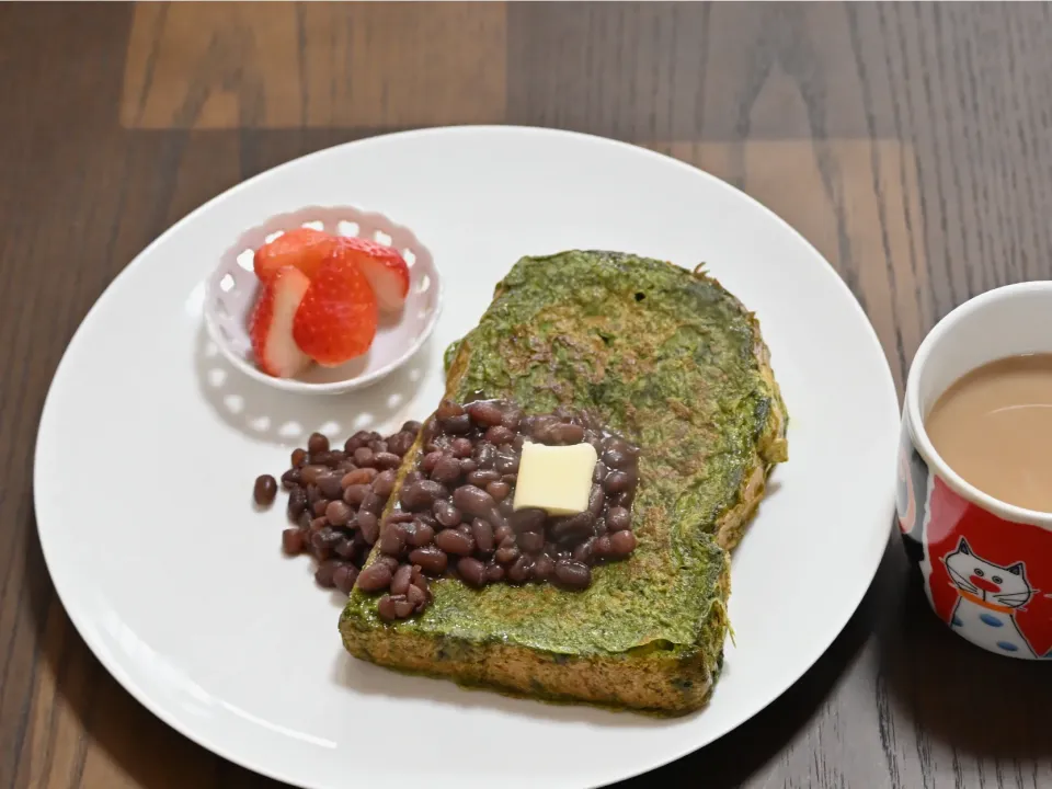 抹茶味のフレンチトーストあんこ乗せ♪|ミントさん