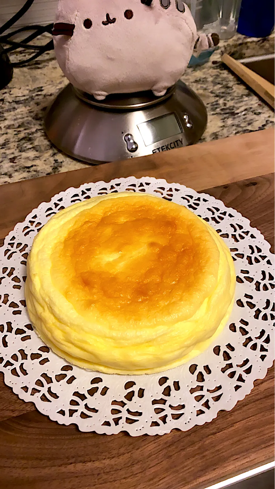 スフレチーズケーキ🧀🍰(低糖質• 卵,クリームチーズ, 自然甘味料のみ)|にゃんこさん