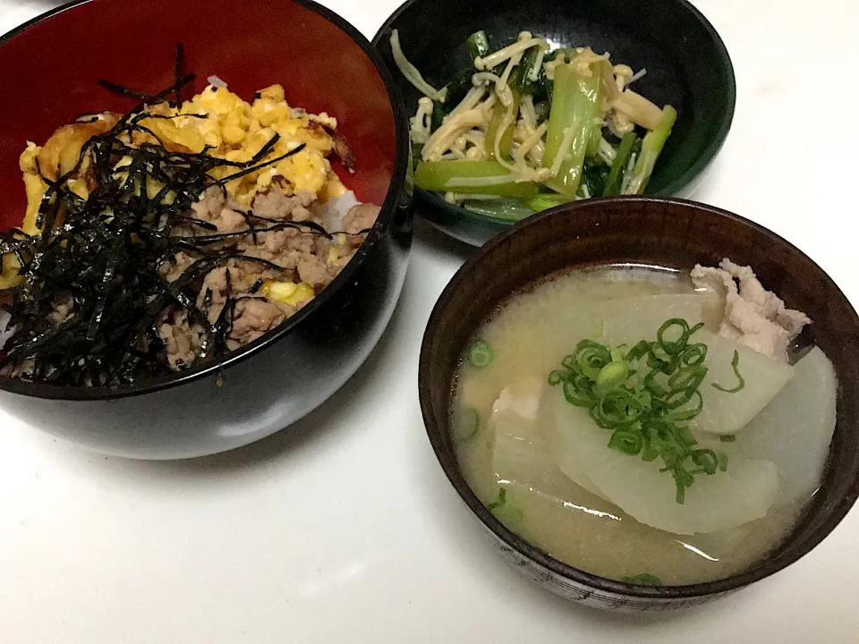 そぼろ丼と小松菜のおひたし|うね子さん