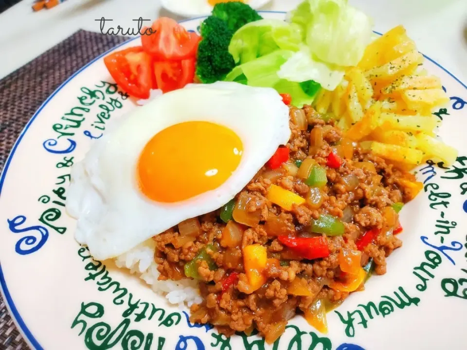 ワンプレートで野菜たっぷりキーマカレー😋🍛|taruto⭐️さん