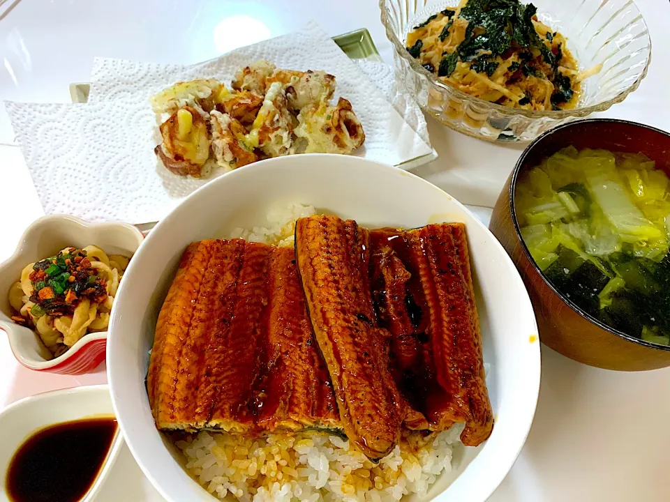 うな丼　大根サラダ　ちーちく磯辺揚げ|ゆりえさん