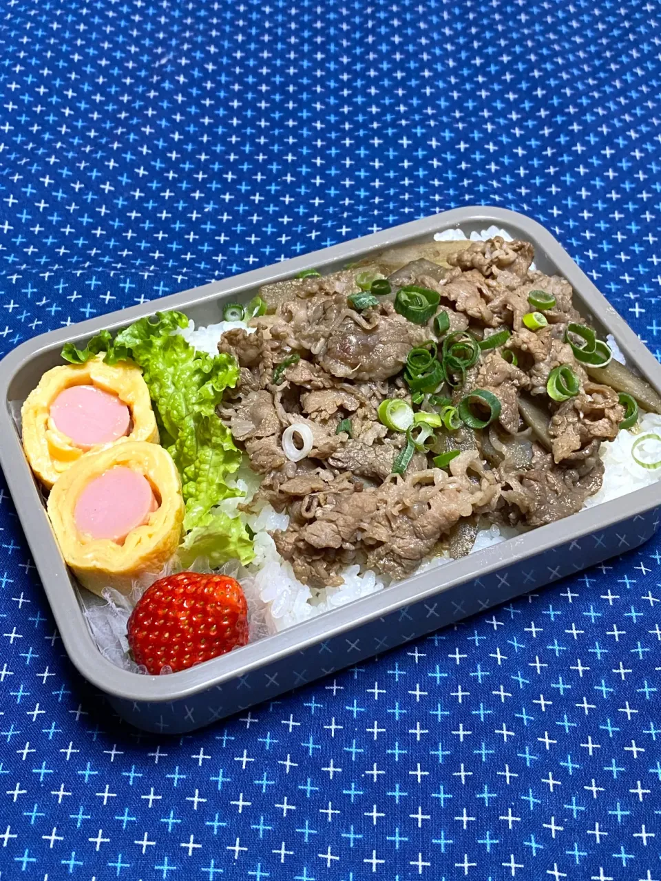 息子のお弁当(強制～牛肉とごぼうの甘辛煮😀)|かあたんさん