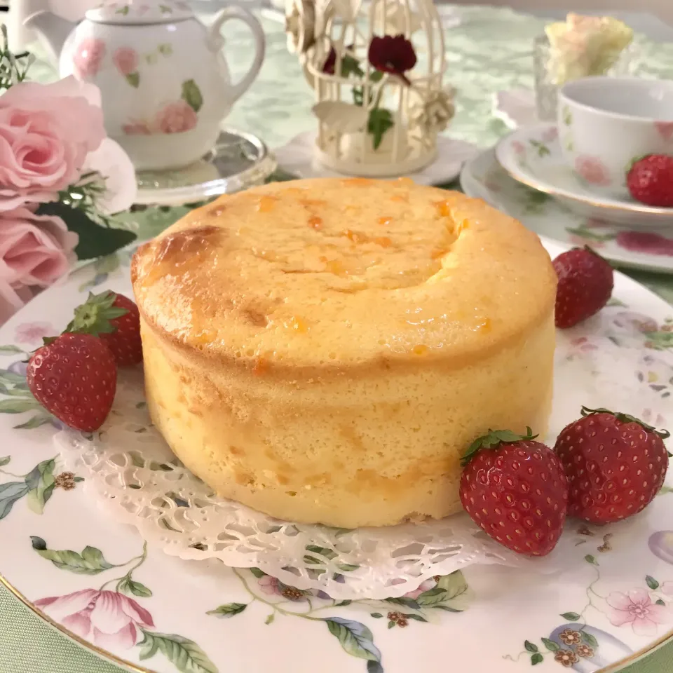 ふんわりスフレチーズケーキ✨🧀🍓|エンジェルさん