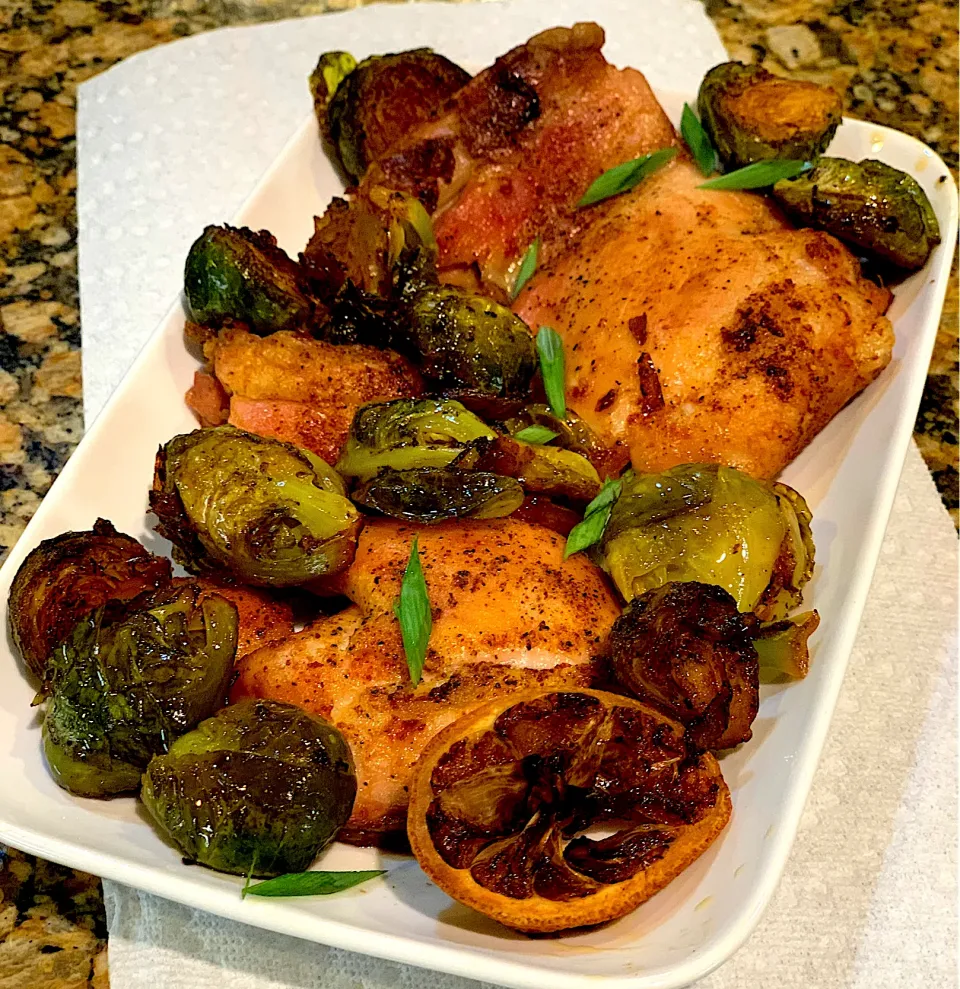 Lemon Baked Chicken with Brussels Sprouts|Alma's Home Kitchenさん