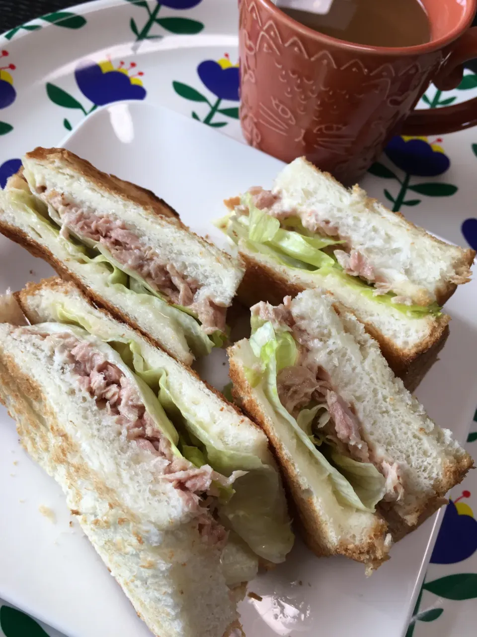 出勤前の早目lunch|ようか✩.*˚さん