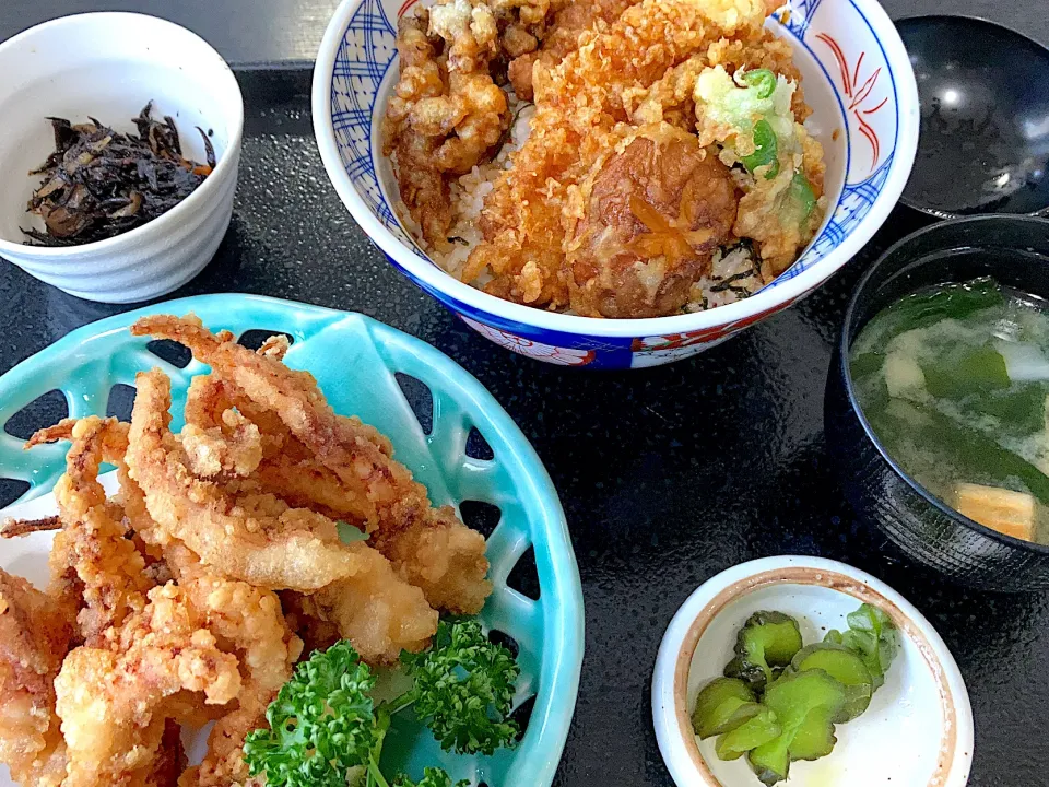 Snapdishの料理写真:天丼・イカげそ天|utayataさん