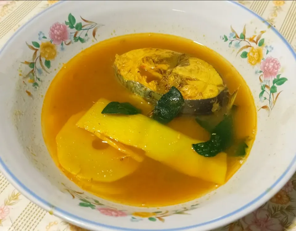 Yellow Curry with Pla O Pickled Bamboo Shoot|🌿Veerapan Mu🌿さん