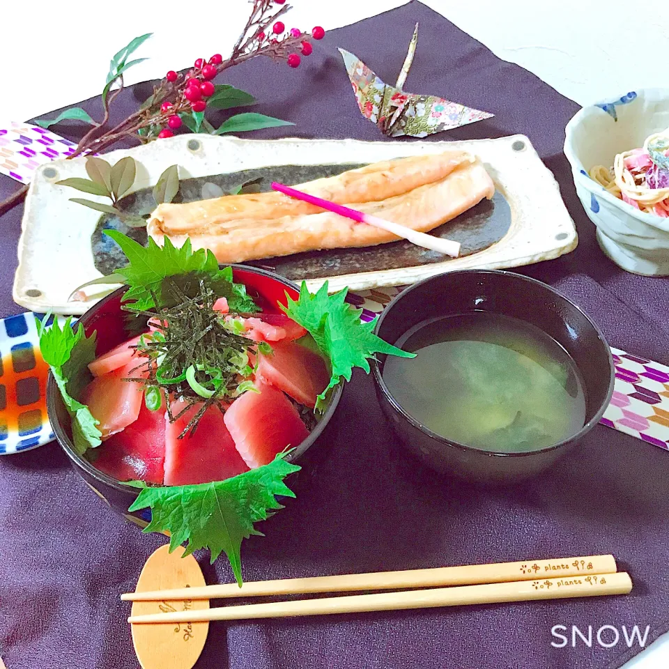 マグロ丼（赤身　ネギトロ）|オーロラさん