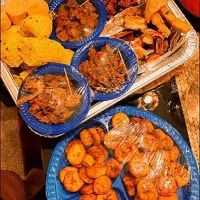 Platter; Gizzard, Prawns,Calamari,Sweet corn,Snail. fried Plantain.|Tees_chowさん