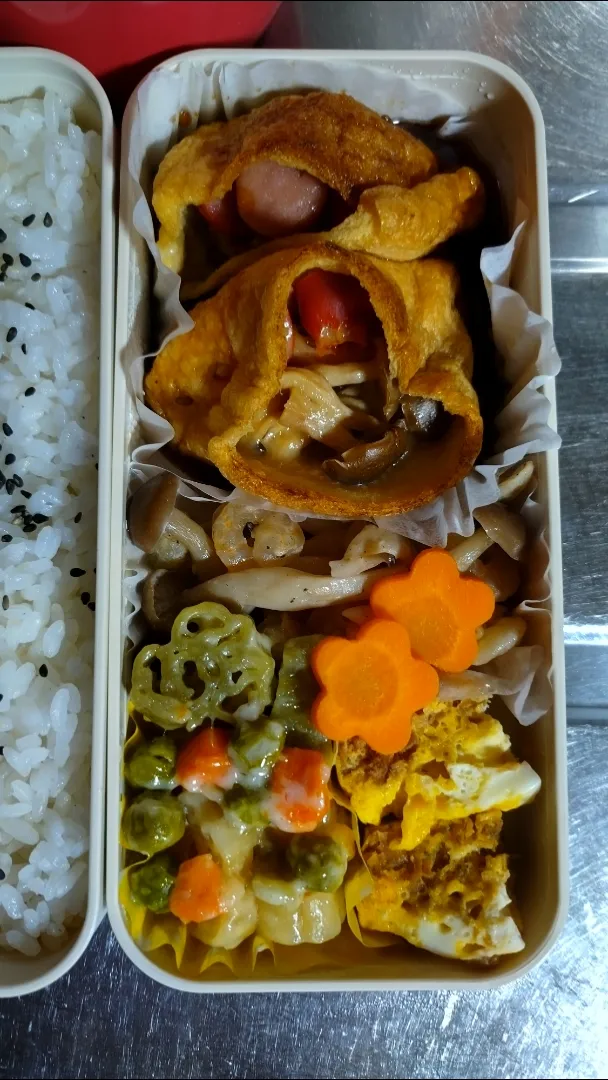 旦那弁当　2021/1/14

ウインナーとわかめスープ
おあげ包焼き
しめじとエビのガリバタ炒め
マカロニサラダ
にんじんのグラッセ
そぼろ玉子焼き|ユキヨメ♪さん