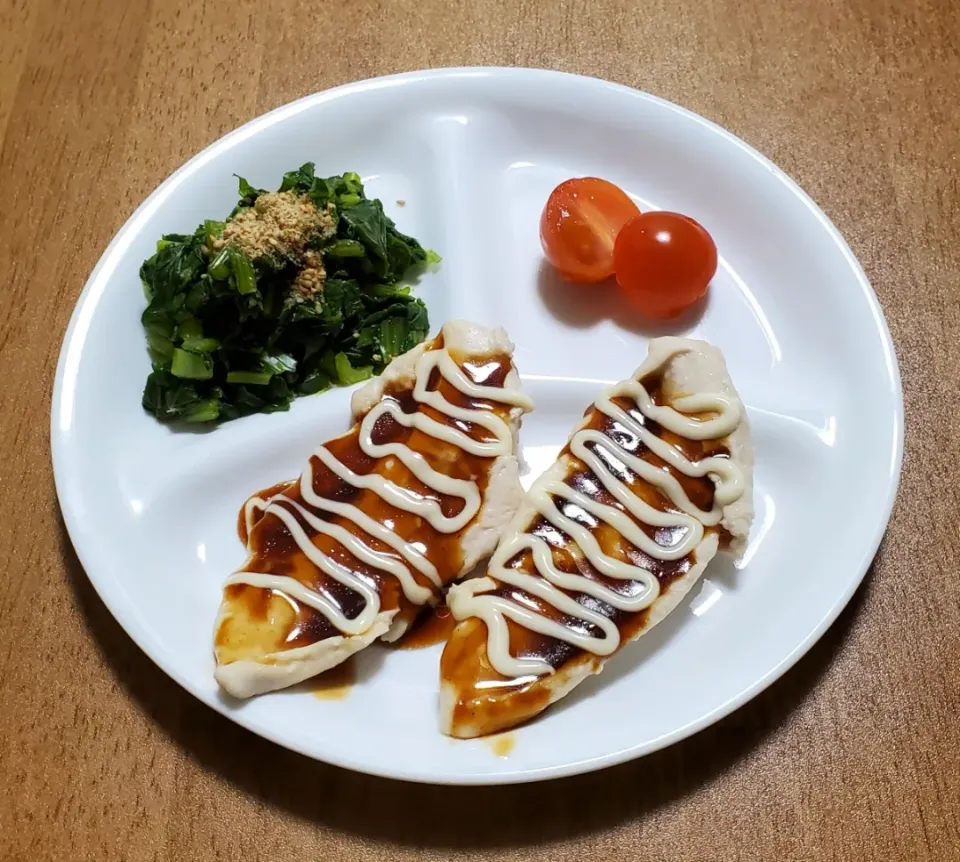 ササミのたこ焼きソース焼き
蕪の葉のお浸し
プチトマト
玉ねぎの味噌汁|ナナさん