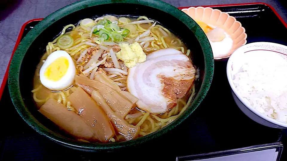 熱々麺フェア　ご当地麺・札幌味噌ラーメンセット|nyama1さん