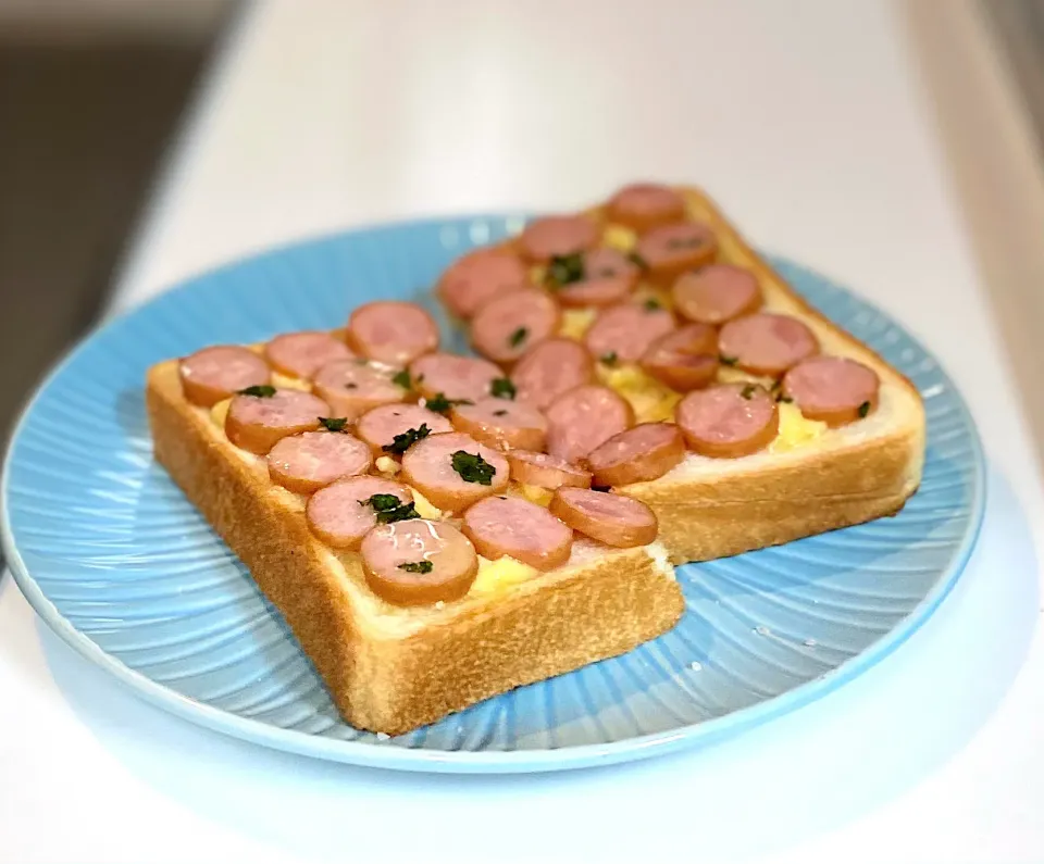 マヨネーズとソーセージのトースト|かっちゃん杉さん