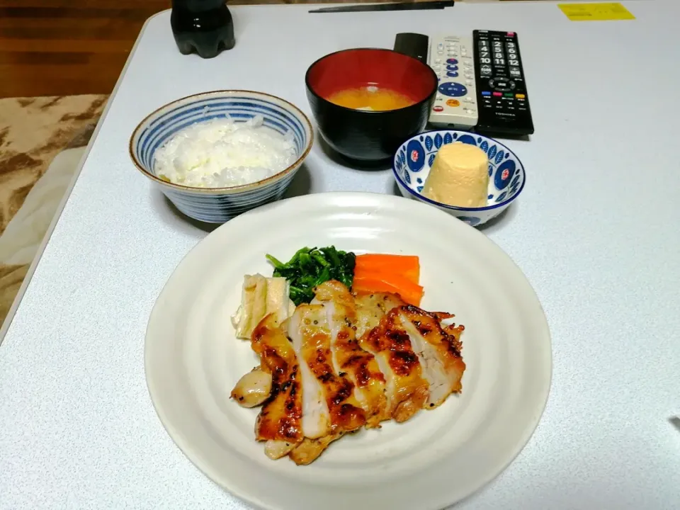 チキンステーキ　山賊焼き
ごはん
みそ汁
自家製プリン|ariyo4200さん