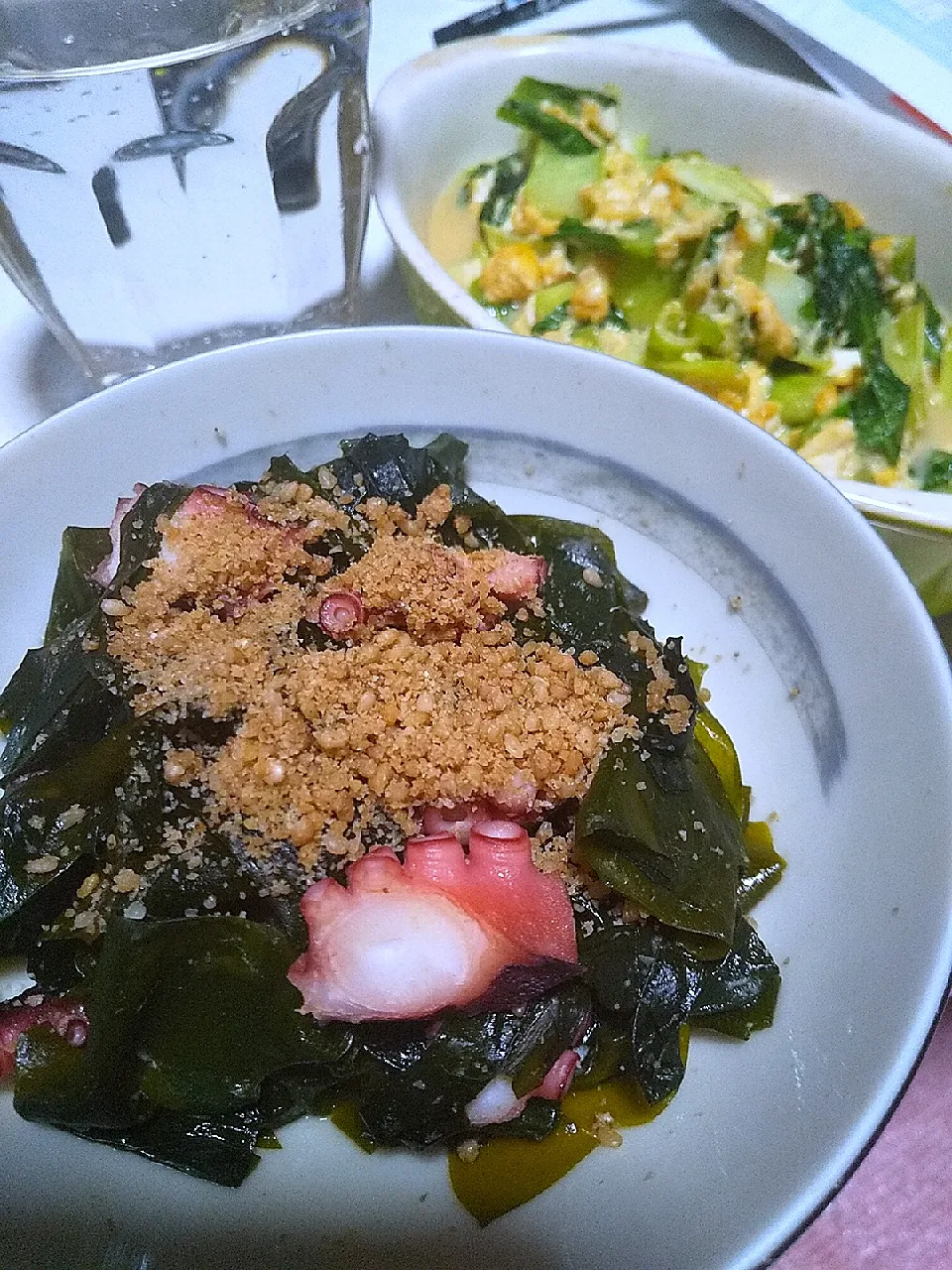 今日の晩御飯
※タコとワカメのガーリック炒め
※小松菜の炒り豆腐
※焼酎ハイボール|れあMIXさん