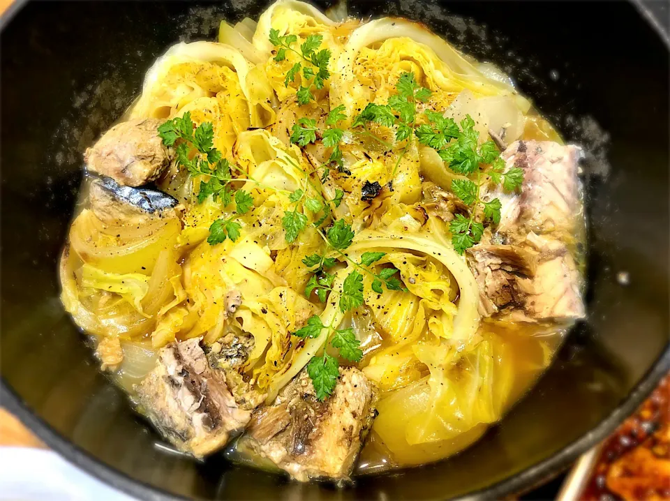 鯖の水煮缶とキャベツのカレー|じゅんさんさん