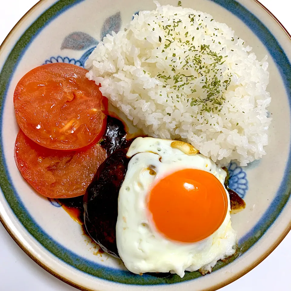 ハンバーグと目玉焼き|D-fukuさん