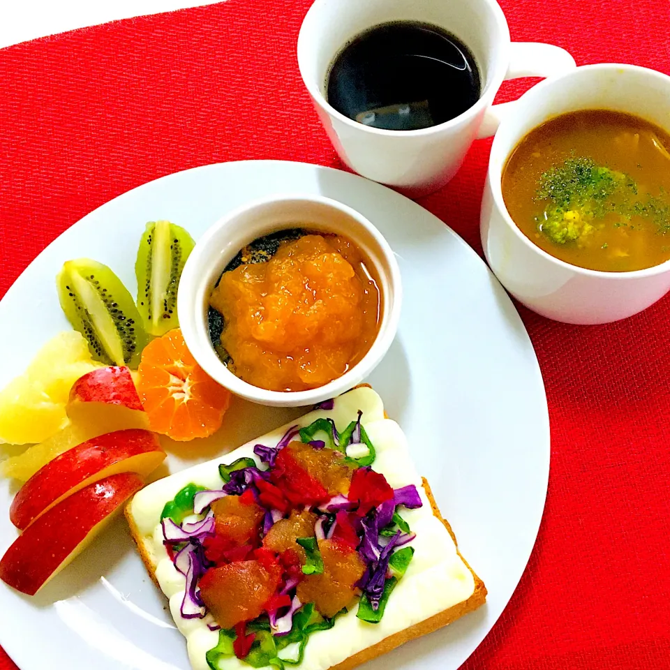 164日目の朝カレー😋❤️スープカレー💖オープンサンド🍞たっぷりチーズ🧀メロンジャムヨーグルト🍈薬膳チキンスープカレー^_^😃|HAMI69さん