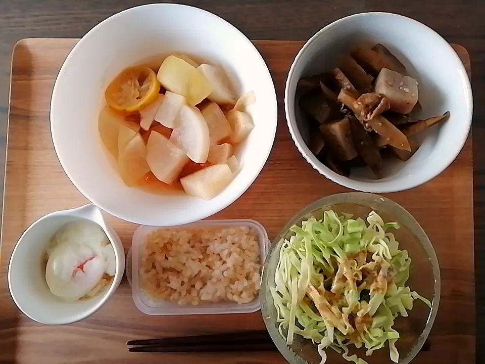 腸活ご飯　大根梅煮、ごぼう煮、温泉卵、サラダ|Aikoさん