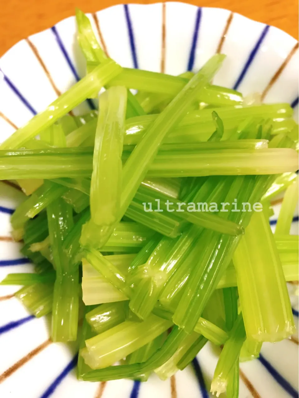 ＊セロリの浅漬け♪白だしで簡単＊|ultramarineさん