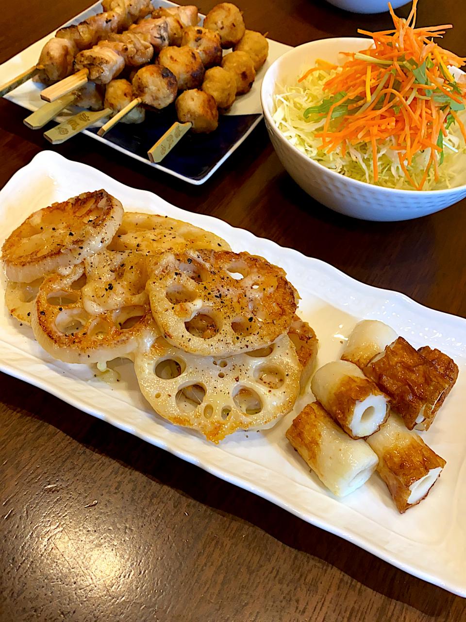 レンコンチーズ焼き　ちくわ添え