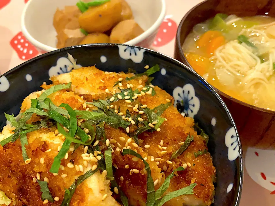 ササミカツ丼と里芋・栗・厚揚げの煮物|綾さん