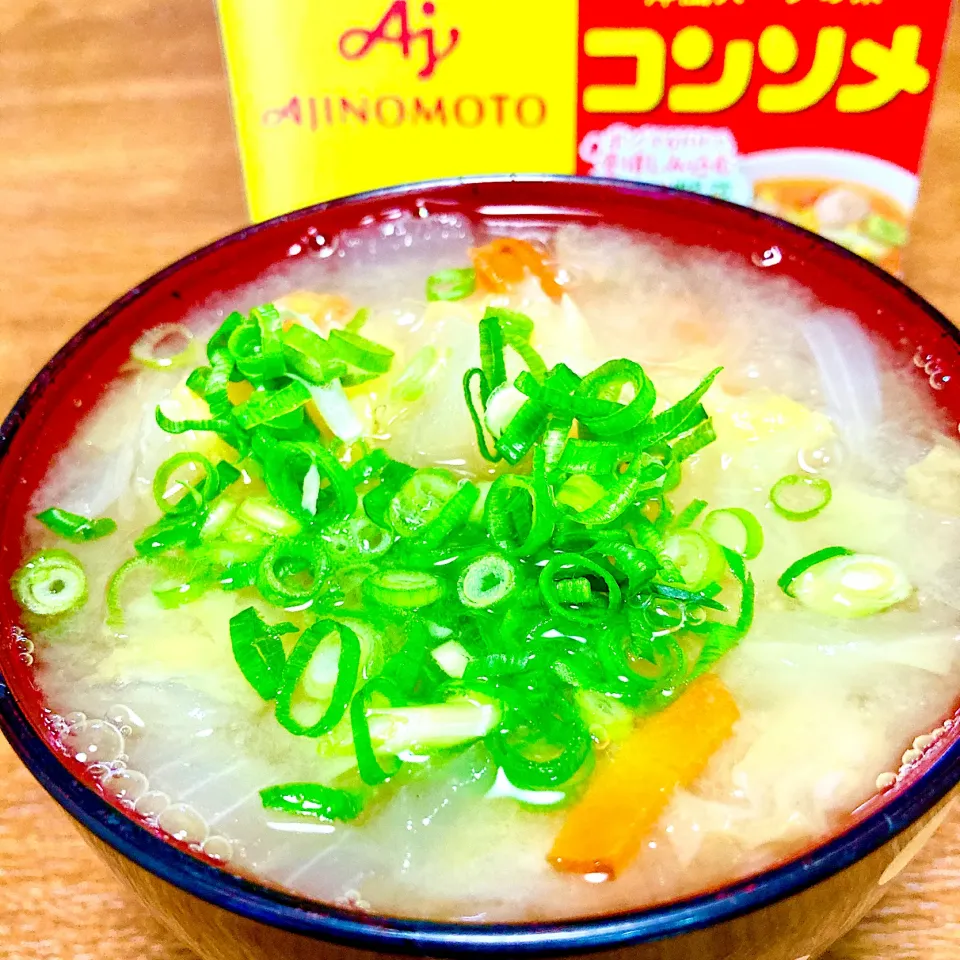 Snapdishの料理写真:具沢山洋風味噌汁🍀コンソメと味噌合うんです✨|まいりさん