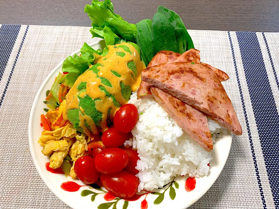 賄い丼。|ゆっちこさん