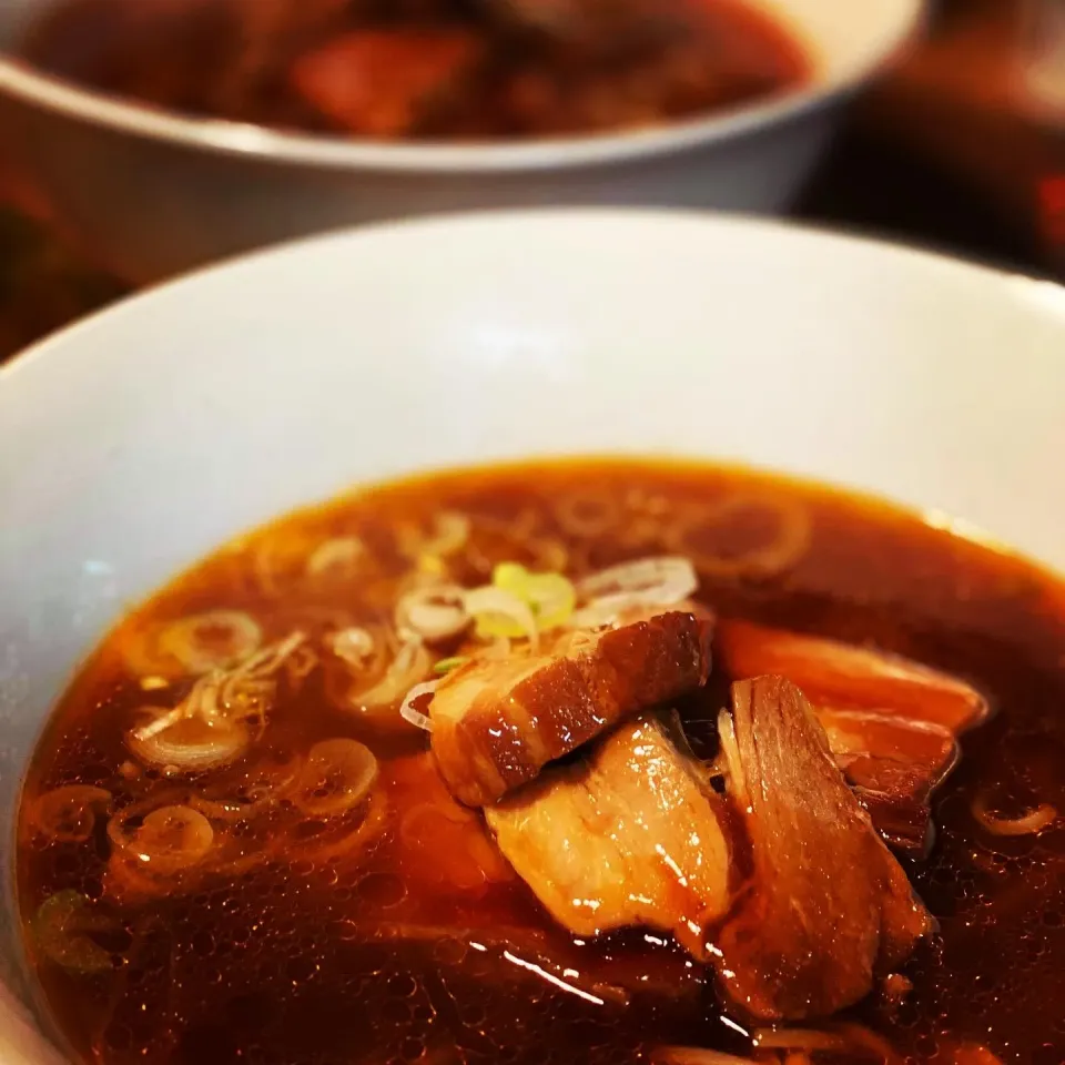 Soy Stock Ramen Noodles with sesame oil and Braised Pork 
#ramen #noodles #stocksoup #soup #freshstock #chefemanuel|Emanuel Hayashiさん