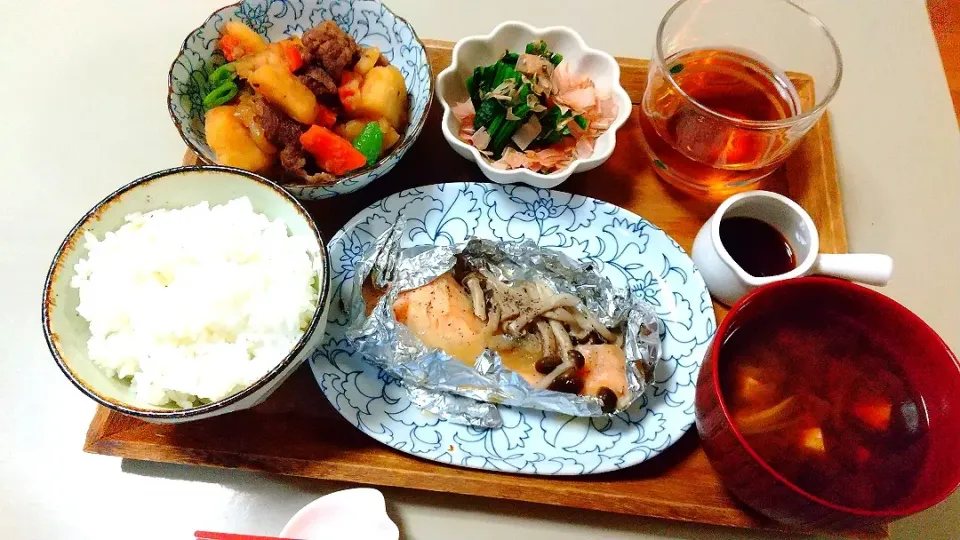 鮭のホイル焼きと肉じゃがです😋|Yoshiko Miyazakiさん