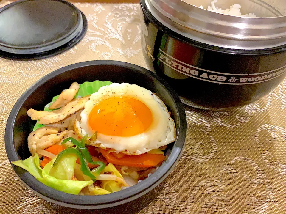 鶏肉のレモン塩炒めと野菜中華炒め|🍭よっぴさん