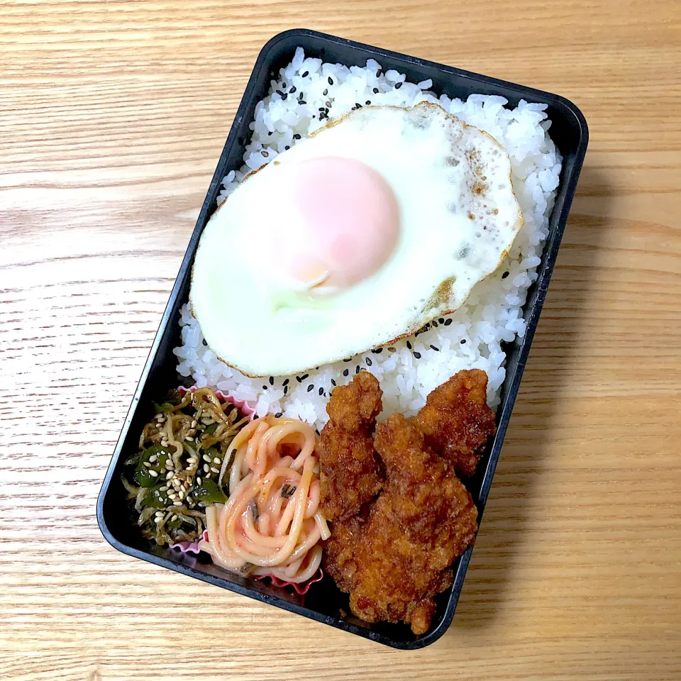 Snapdishの料理写真:土曜日の旦那さんのお弁当🍙|むさけんさん