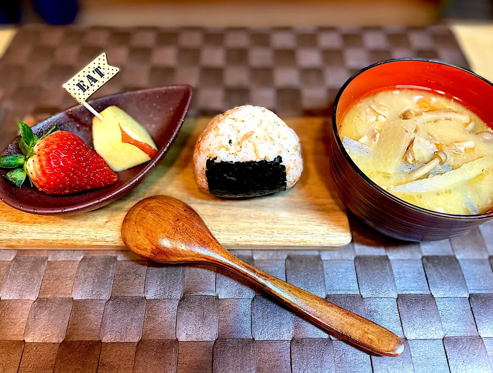 Snapdishの料理写真:本番当日の朝ご飯🍙|Flowerさん